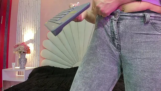 Snapshot of Kateemos chatting on February 2026 01:44:02 PM Kateemos online show from February 2026 01:44:02 PM