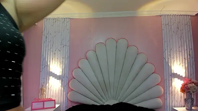 Kateemos online show from March 2026 02:17:02 PM