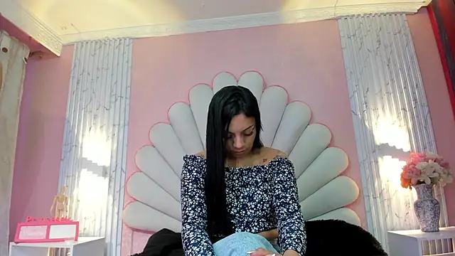 Kateemos online show from March 2026 02:02:02 PM