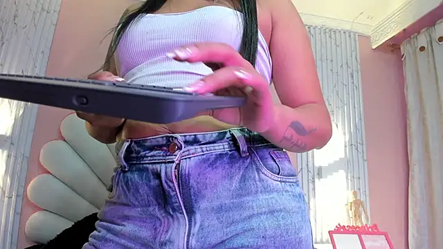 Snapshot of Kateemos chatting on February 2026 01:08:01 PM Kateemos online show from February 2026 01:08:01 PM