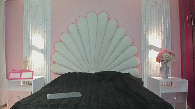 Snapshot of Kateemos chatting on February 2026 01:55:02 PM Kateemos online show from February 2026 01:55:02 PM