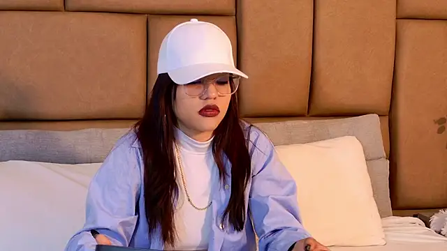 AntonellaBons online show from April 2026 11:54:02 PM