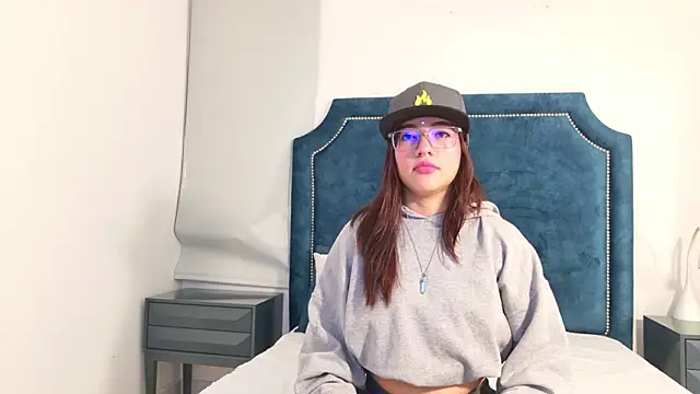 AntonellaBons online show from March 2026 11:32:02 PM