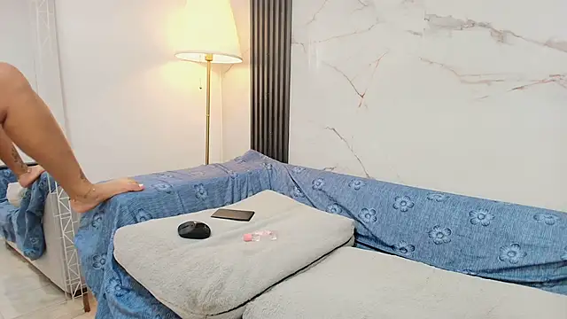 Snapshot of EmmaLebrun chatting on February 2026 03:50:02 AM EmmaLebrun online show from February 2026 03:50:02 AM