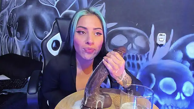 Cherry jenklins87 online show from April 2026 01:13:02 PM