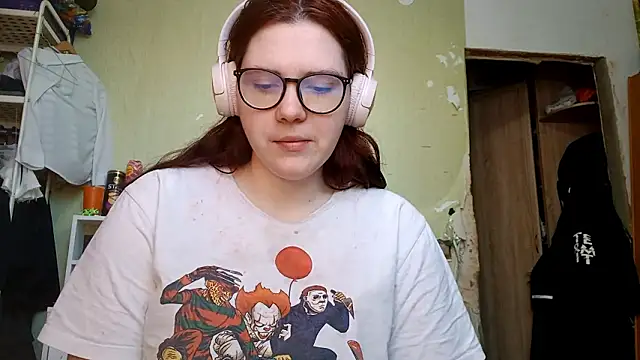 Snapshot of VannessaDillenbeck chatting on February 2026 10:48:02 AM VannessaDillenbeck online show from February 2026 10:48:02 AM