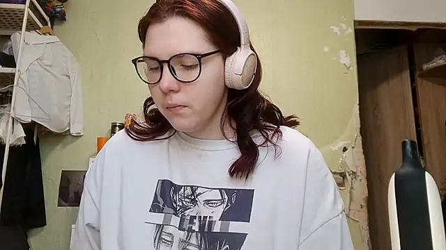 Snapshot of VannessaDillenbeck chatting on February 2026 07:50:01 AM VannessaDillenbeck online show from February 2026 07:50:01 AM