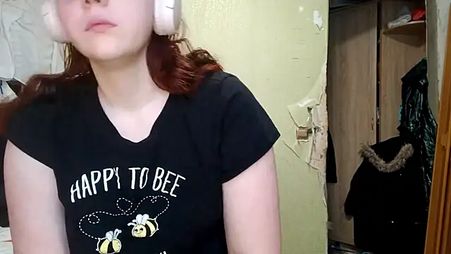 Snapshot of VannessaDillenbeck chatting on February 2026 06:14:02 AM VannessaDillenbeck online show from February 2026 06:14:02 AM