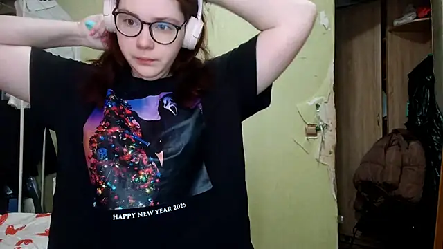 Snapshot of VannessaDillenbeck chatting on February 2026 06:13:01 AM VannessaDillenbeck online show from February 2026 06:13:01 AM