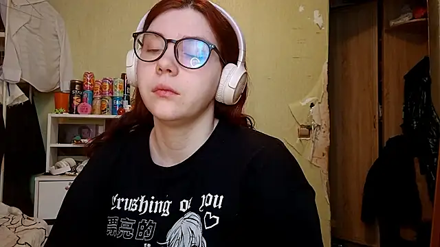 Snapshot of VannessaDillenbeck chatting on February 2026 06:59:02 AM VannessaDillenbeck online show from February 2026 06:59:02 AM