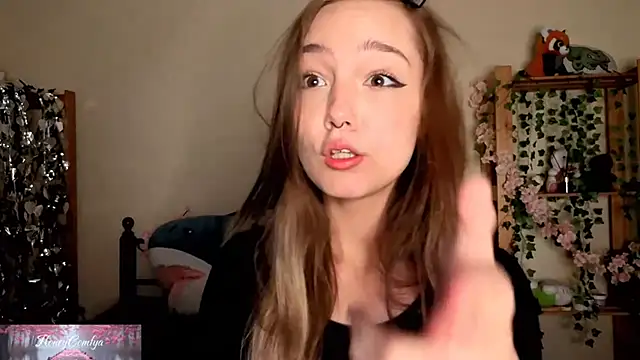 HoneyComfy online show from May 2026 02:07:01 PM