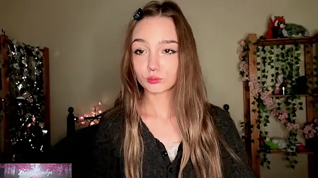 HoneyComfy online show from May 2026 01:05:02 PM