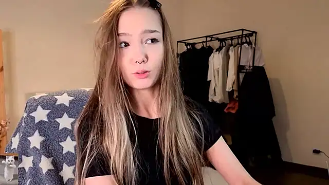 HoneyComfy online show from April 2026 02:32:02 PM