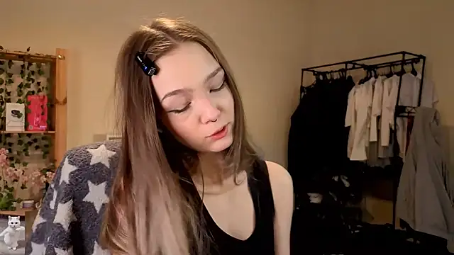 HoneyComfy online show from April 2026 02:19:01 PM