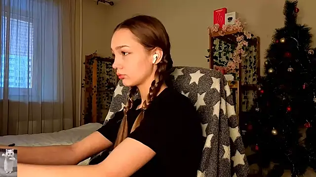 HoneyComfy online show from February 2026 11:10:02 AM