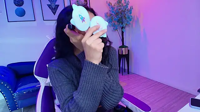 Maddie T18 online show from April 2026 11:27:01 AM