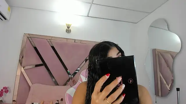 honeyhtx online show from July 2026 12:35:02 PM