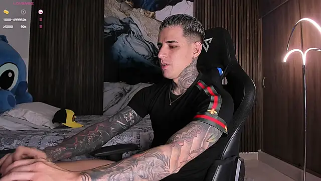 Snapshot of trisstann_ chatting on February 2026 05:12:02 PM trisstann online show from February 2026 05:12:02 PM