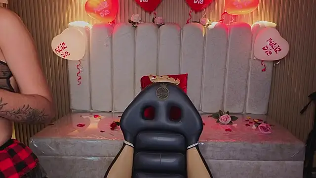 Perla lovely  online show from February 2026 12:49:01 PM