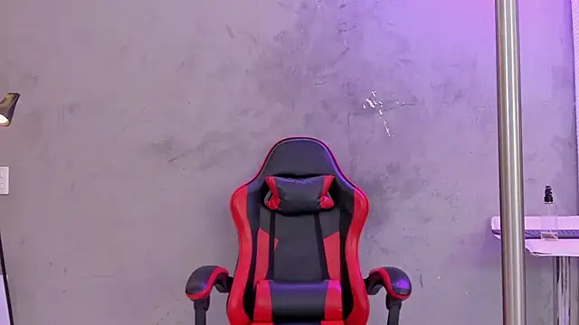 Snapshot of naomi__blair chatting on March 2026 03:35:02 AM naomi blair online show from March 2026 03:35:02 AM