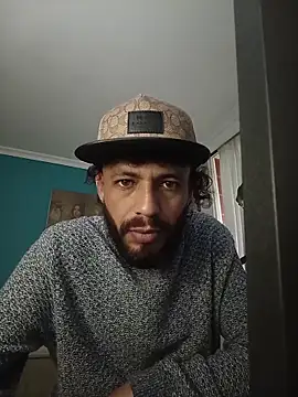 Snapshot of kauzZhomi chatting on February 2026 11:52:01 AM kauzZhomi online show from February 2026 11:52:01 AM