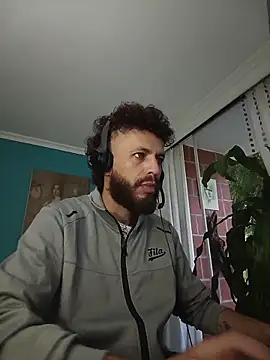 Snapshot of kauzZhomi chatting on February 2026 11:38:02 AM kauzZhomi online show from February 2026 11:38:02 AM