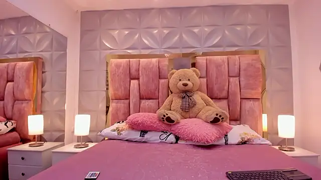 Paris Velvet online show from March 2026 10:51:01 PM