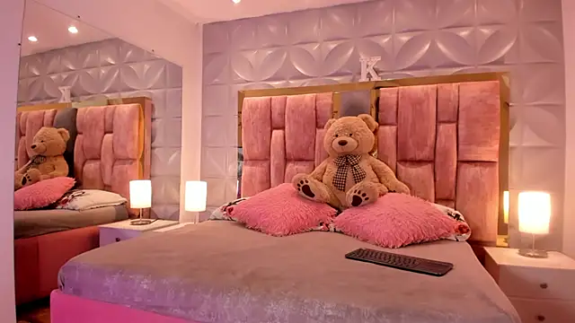 Paris Velvet online show from February 2026 09:57:01 PM