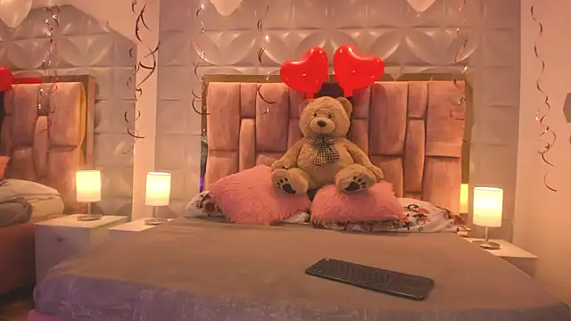 Paris Velvet online show from February 2026 11:14:02 PM