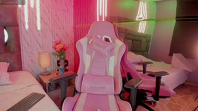 Snapshot of KatyParisi chatting on February 2026 08:05:02 PM KatyParisi online show from February 2026 08:05:02 PM