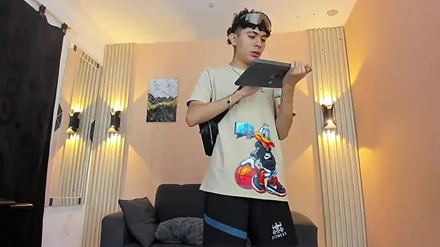 DesiresOfOlympus  online show from April 2026 07:37:02 PM