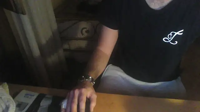 ragazzo200996 online show from February 2026 07:25:01 PM