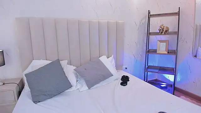 ViolettaRousee  online show from February 2026 09:58:02 PM