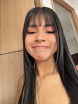 Snapshot of Chel__ chatting on May 2026 06:27:02 PM Chel online show from May 2026 06:27:02 PM