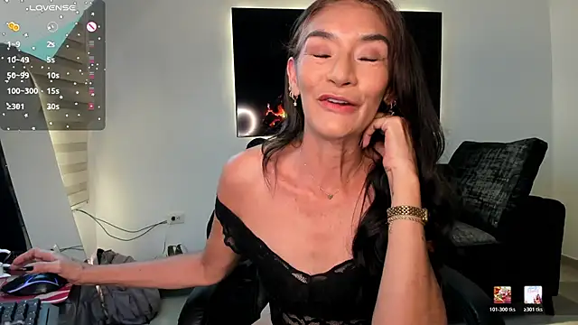 Snapshot of Emma_Mendozaa chatting on June 2026 11:29:02 AM Emma Mendozaa online show from June 2026 11:29:02 AM