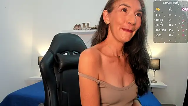 Emma Mendozaa online show from February 2026 12:03:02 PM