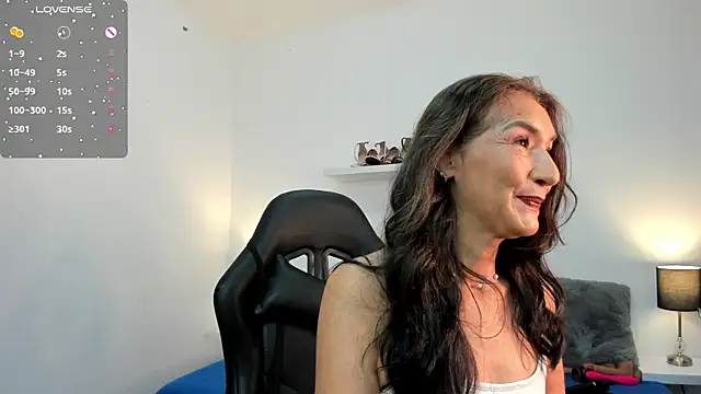 Snapshot of Emma_Mendozaa chatting on May 2026 11:39:01 AM Emma Mendozaa online show from May 2026 11:39:01 AM