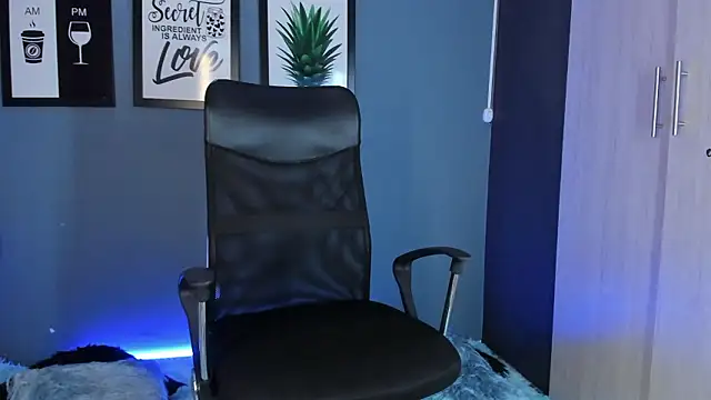 AllanaOrtiz   online show from February 2026 07:36:01 PM