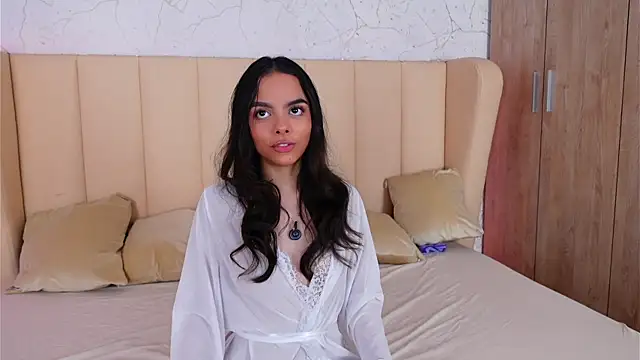 Snapshot of BambiRoses chatting on March 2026 05:42:02 AM BambiRoses online show from March 2026 05:42:02 AM