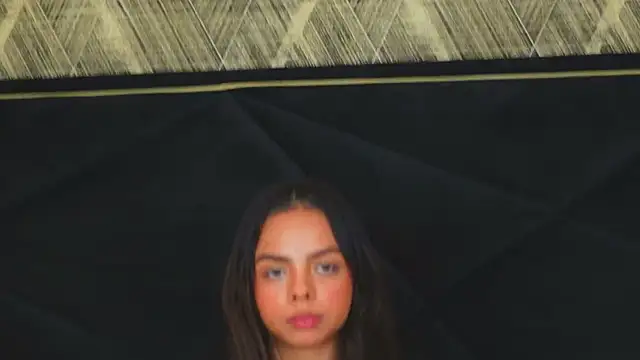 Snapshot of BambiRoses chatting on February 2026 05:03:02 AM BambiRoses online show from February 2026 05:03:02 AM