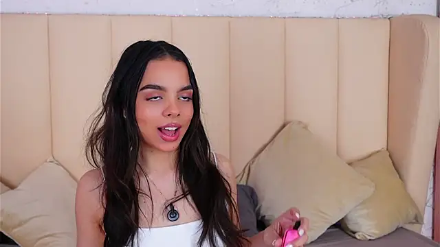 Snapshot of BambiRoses chatting on March 2026 04:58:02 AM BambiRoses online show from March 2026 04:58:02 AM