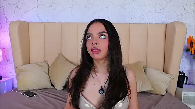 Snapshot of BambiRoses chatting on March 2026 05:00:01 AM BambiRoses online show from March 2026 05:00:01 AM