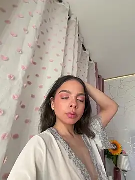 BambiRoses online show from May 2026 05:53:02 AM
