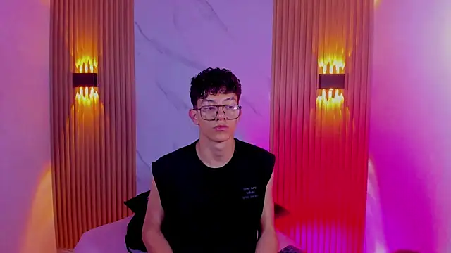 Christopher Hunter online show from February 2026 07:47:01 PM