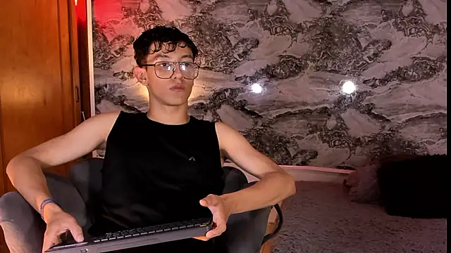 Christopher Hunter online show from February 2026 07:24:02 PM