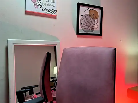 mary luckaysha  online show from March 2026 07:07:01 PM