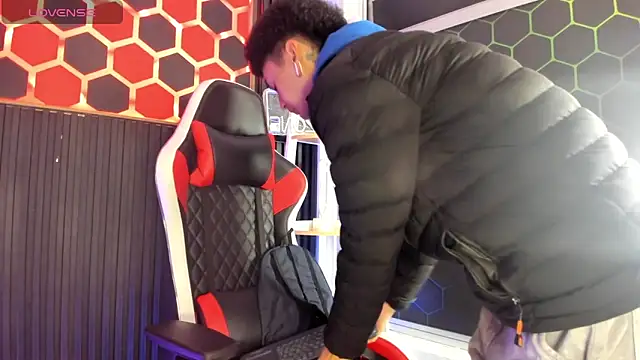 David Banks  online show from April 2026 12:28:01 PM