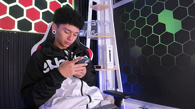 David Banks  online show from April 2026 12:33:01 PM