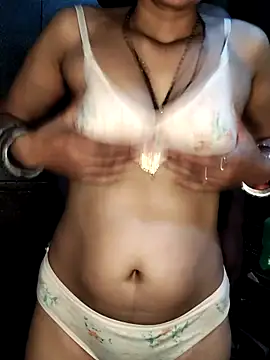 Pritu675 online show from April 2026 05:07:01 PM