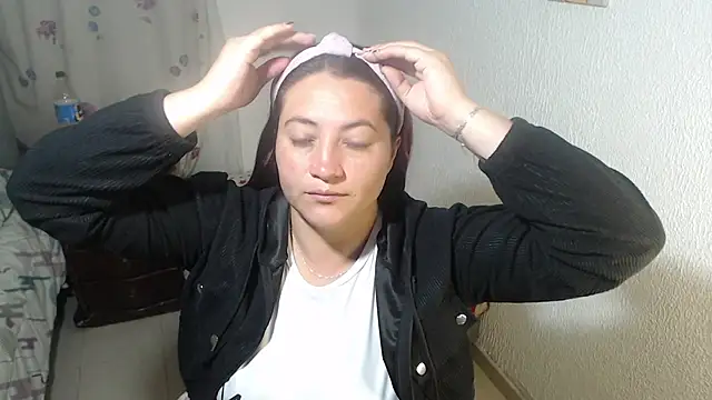 Snapshot of Nohelia_ chatting on May 2026 09:20:02 AM Nohelia online show from May 2026 09:20:02 AM
